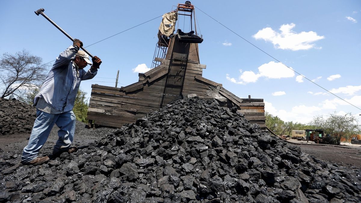 Uhlí meziročně zdražilo o desítky procent. Cenu šponuje velký zájem